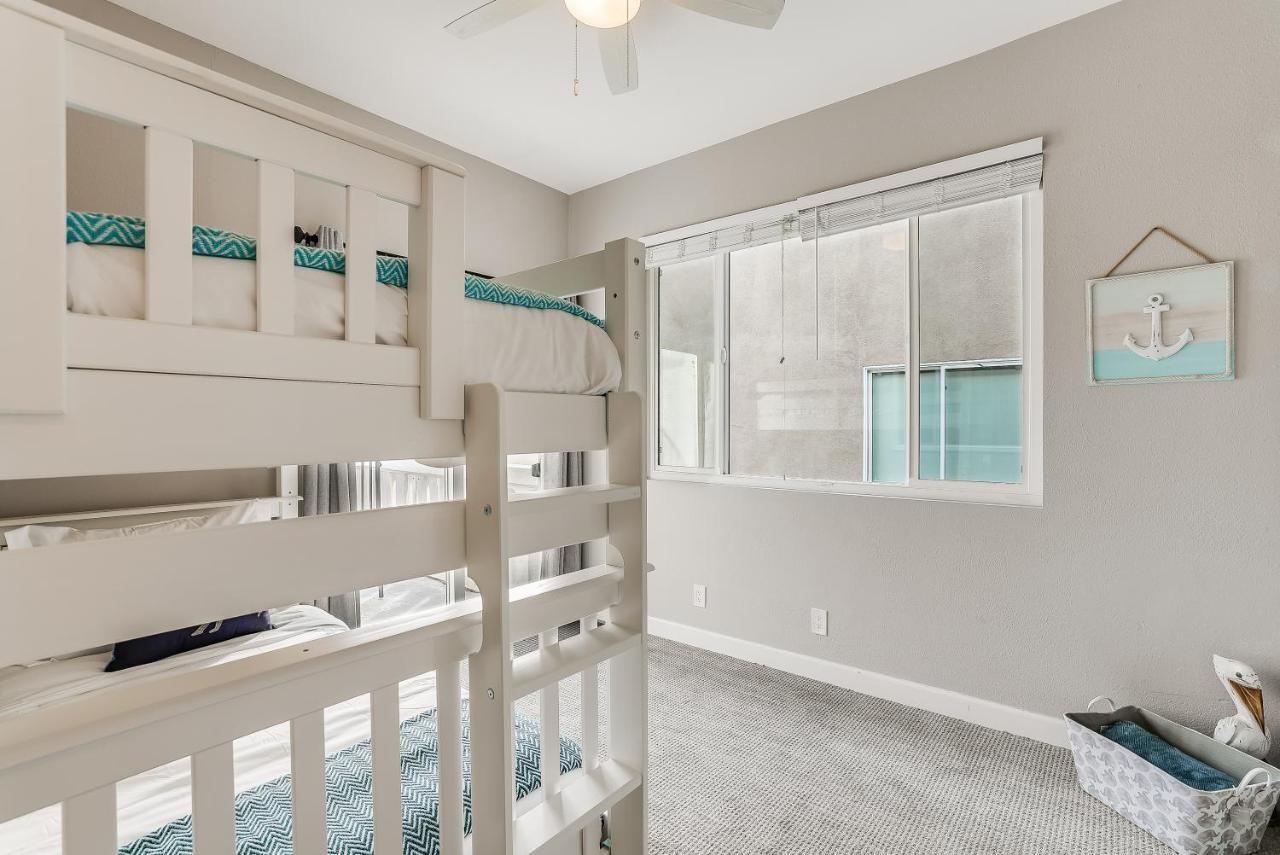 Holiday home Massive W Stunning Rooftop, Parking, Spa, Ac & Bay Views!