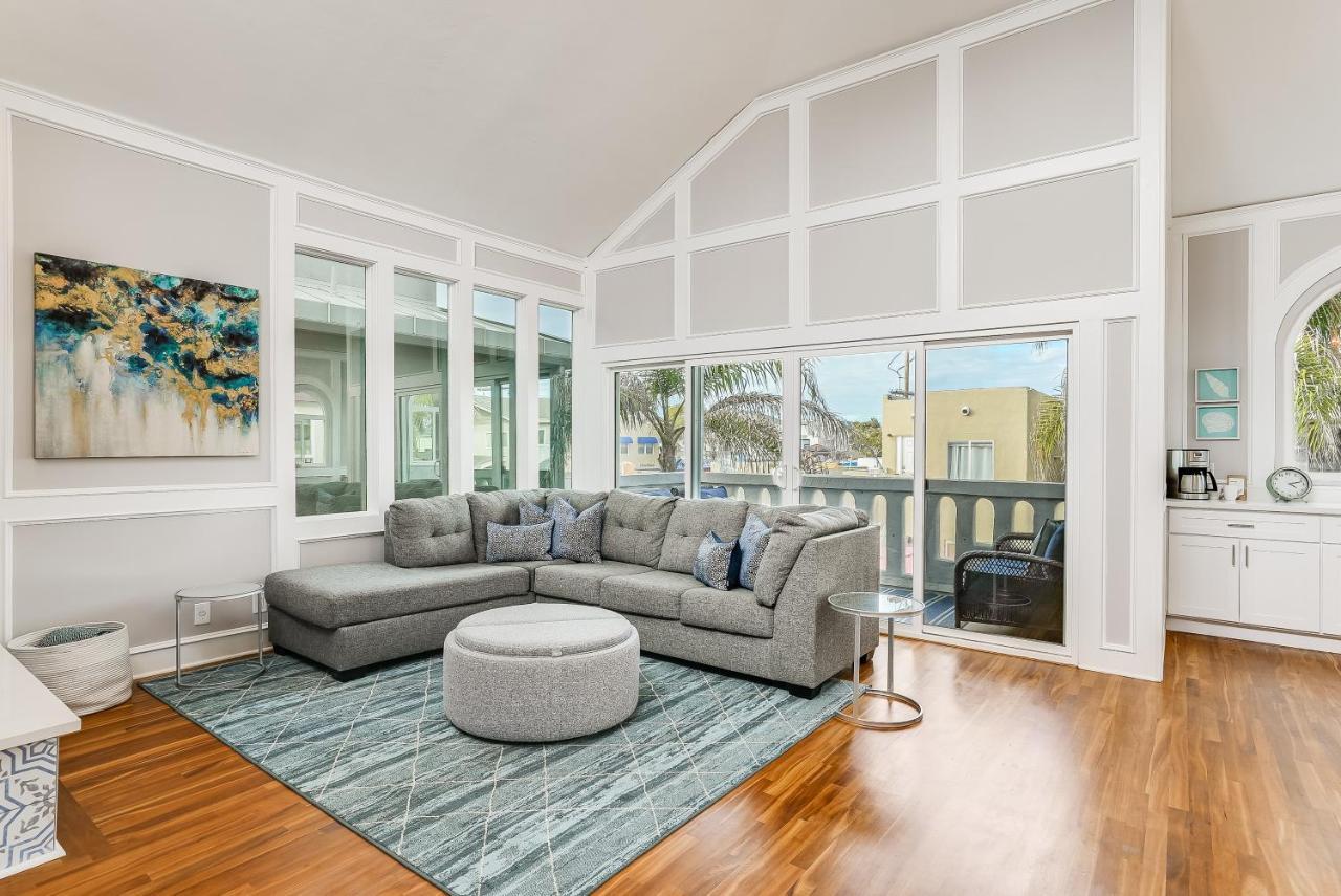 Casa de férias Massive W Stunning Rooftop, Parking, Spa, Ac & Bay Views!