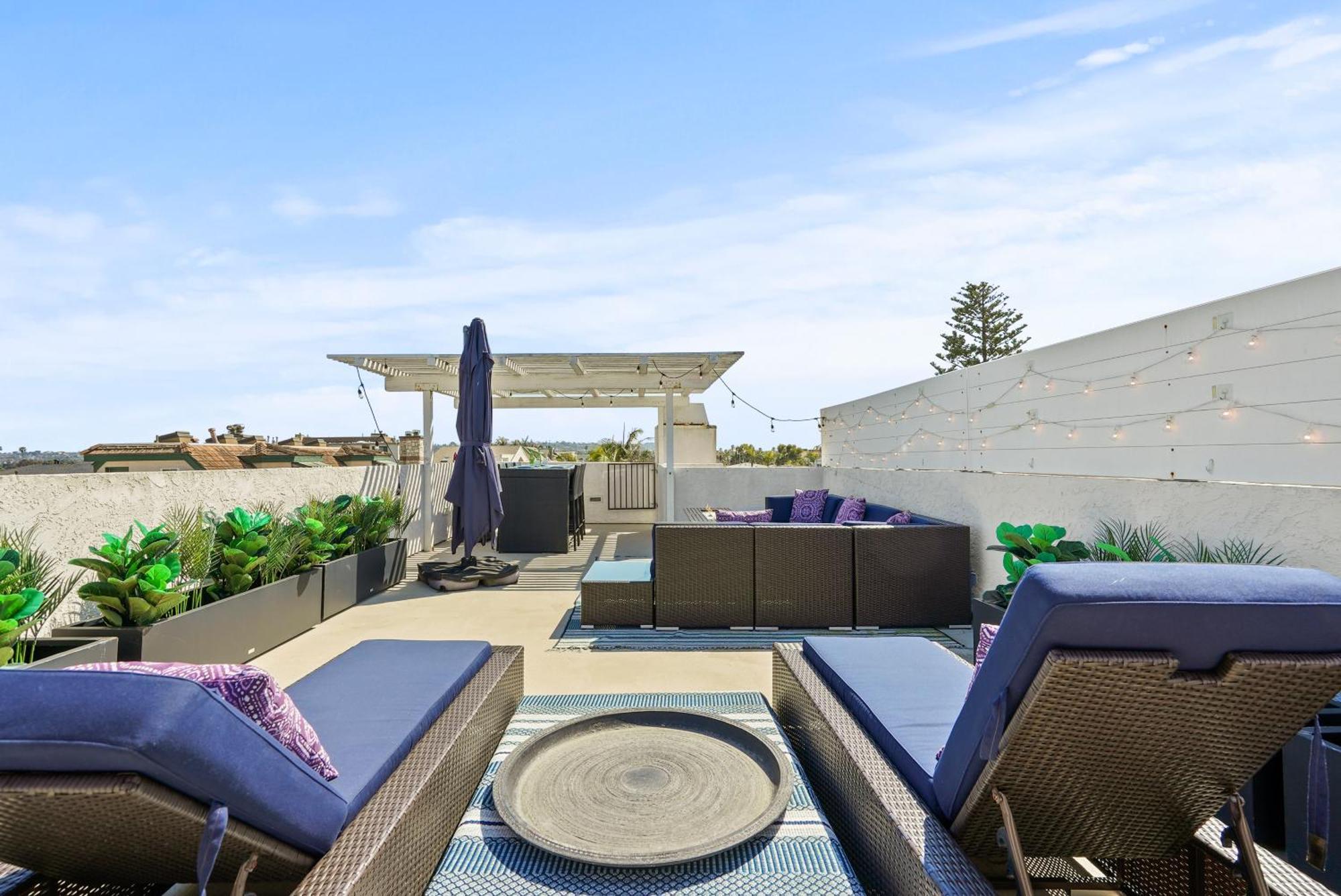 Casa de férias Massive W Stunning Rooftop, Parking, Spa, Ac & Bay Views! San Diego